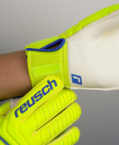 Reusch Attrakt Solid Finger Support Junior 5272510 2001 white blue yellow 4